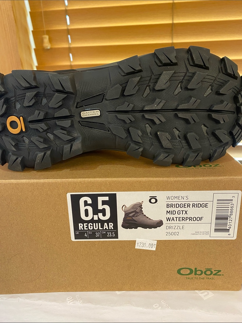 Oboz Women's Bridger Ridge Mid GTX Combat-Style Hiking Boot in Drizzle/Gold - Picture 2 of 2